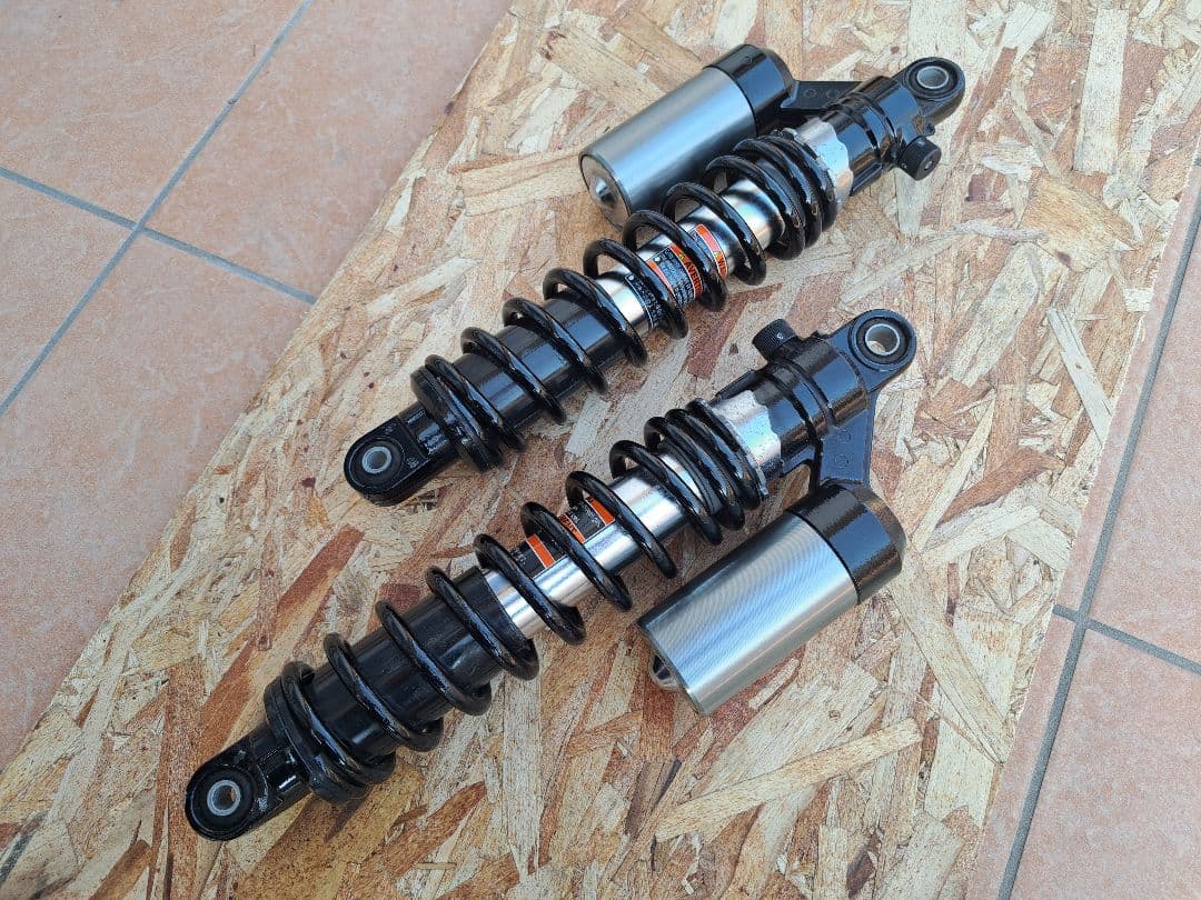 zrx1200daeg ブラックリミテッド　純正リアサスペンション