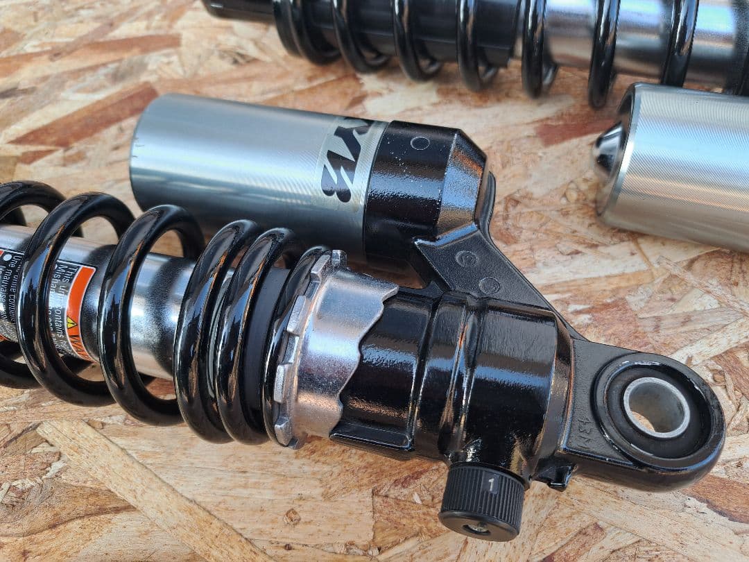 zrx1200daeg ブラックリミテッド　純正リアサスペンション