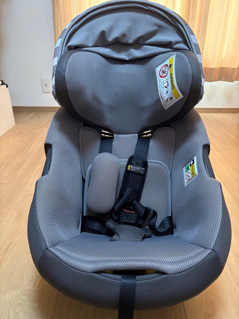 チャイルドシート　Combi THE S シリーズ　エッグショック　ISOFIX