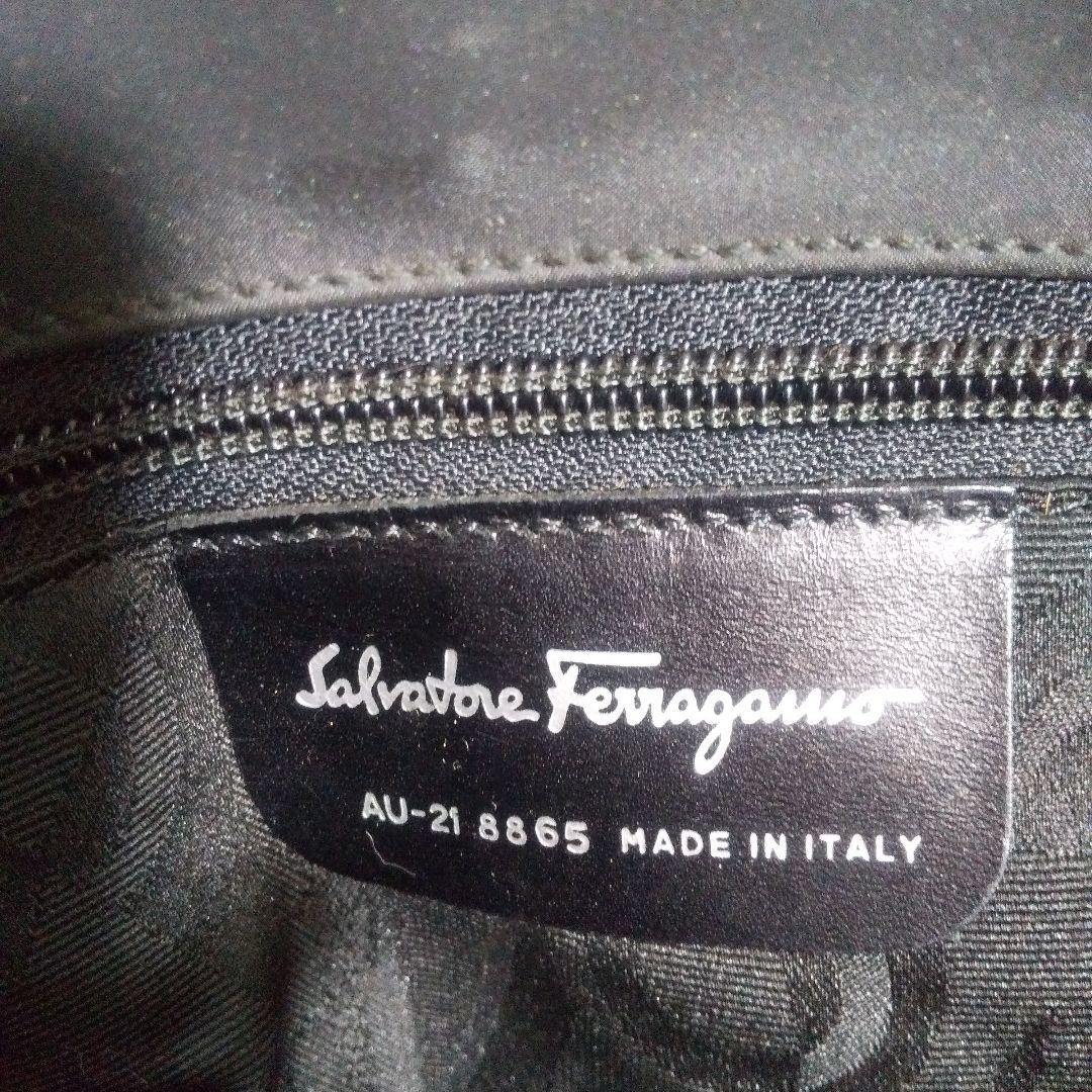 フェラガモのビジネスバッグ