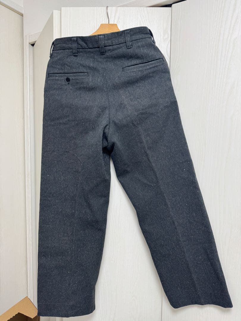 The Blurred Clothingトラウザー