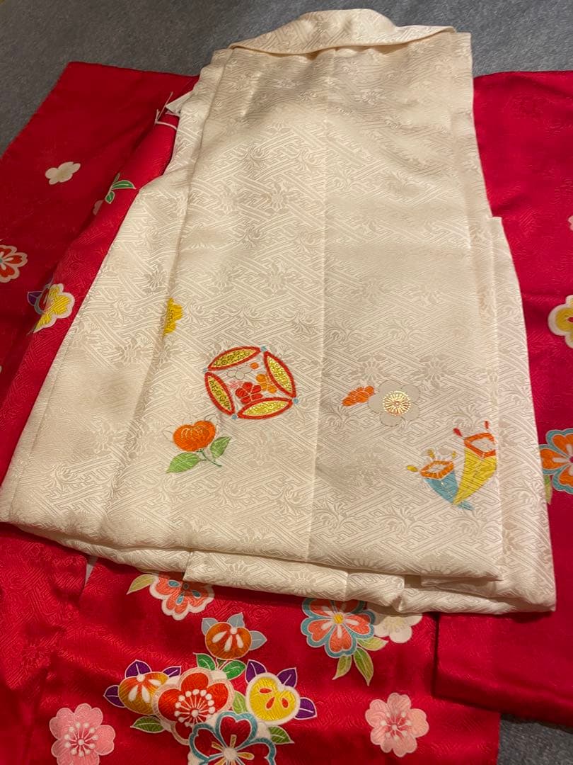七五三　【新品: 被布+ 美品: 着物 】　千總　赤と白　紅白　花柄被布着　3歳