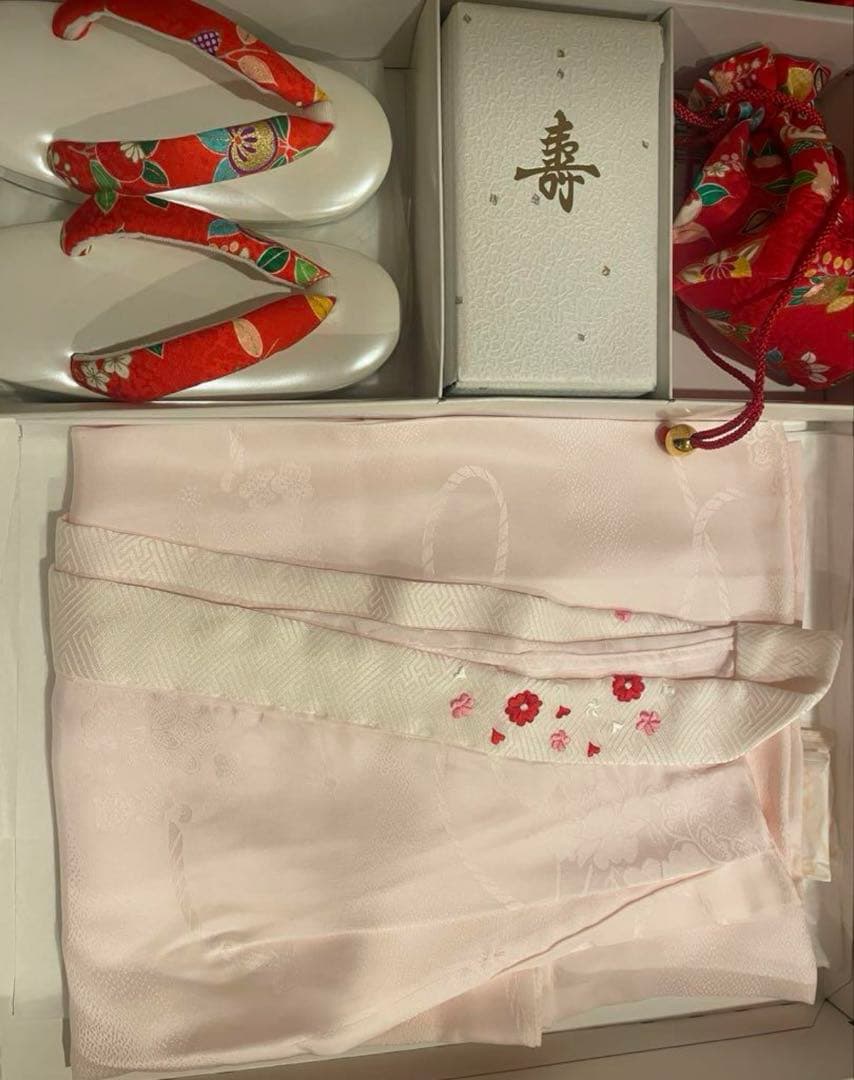 七五三　【新品: 被布+ 美品: 着物 】　千總　赤と白　紅白　花柄被布着　3歳