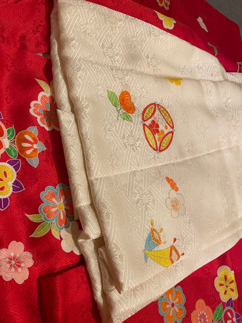 七五三　【新品: 被布+ 美品: 着物 】　千總　赤と白　紅白　花柄被布着　3歳