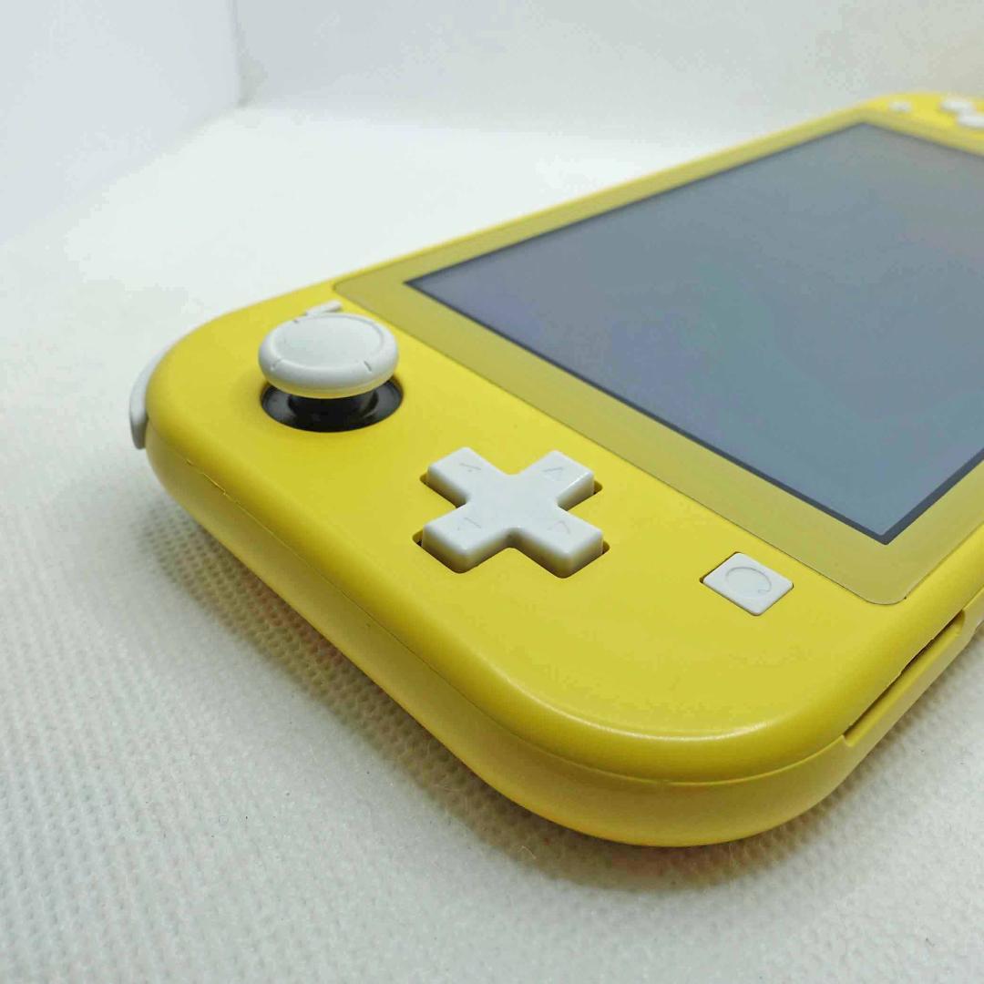 【初期化済・美品】Nintendo switch lite +充電用ACアダプタ