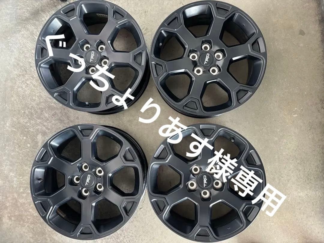 ぐっちょりあすUSトヨタ純正 マットブラック 4本セットTRロゴ入ホワイト