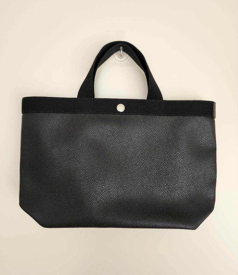 エルベシャプリエ　704GP ノワール/ノワール　黒