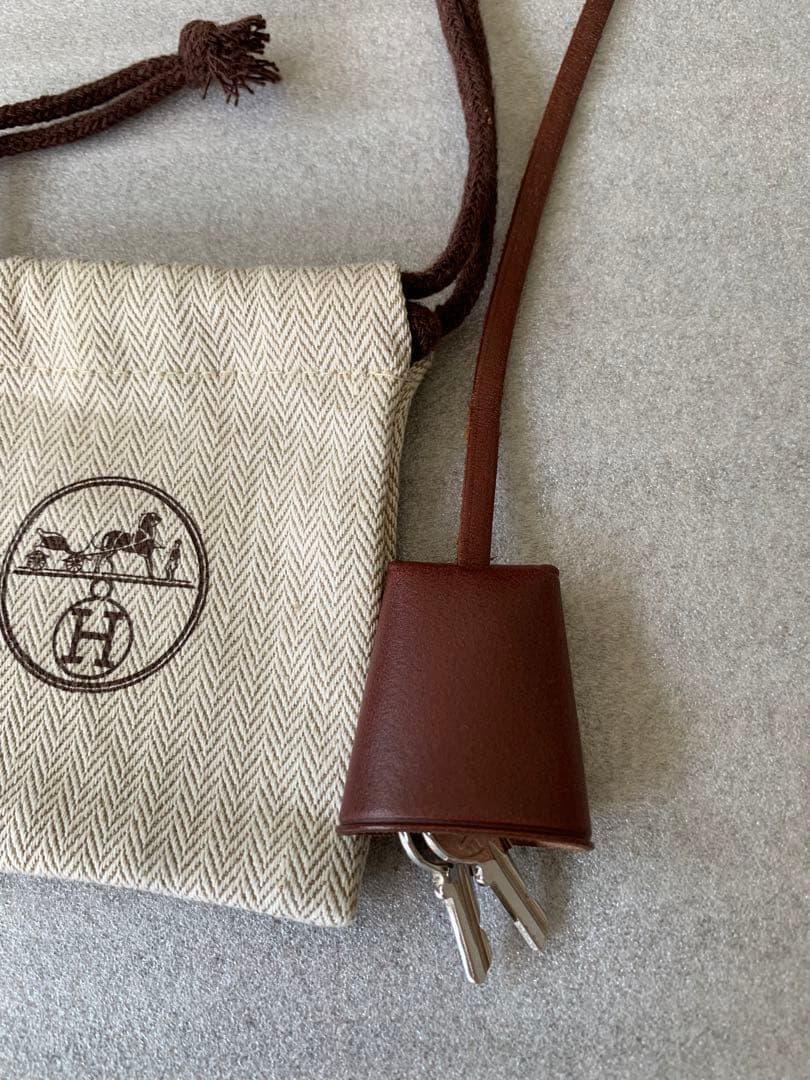 正規品　極美品エルメス 南京錠 鍵 カデナ キー シルバークロシェット（茶色）