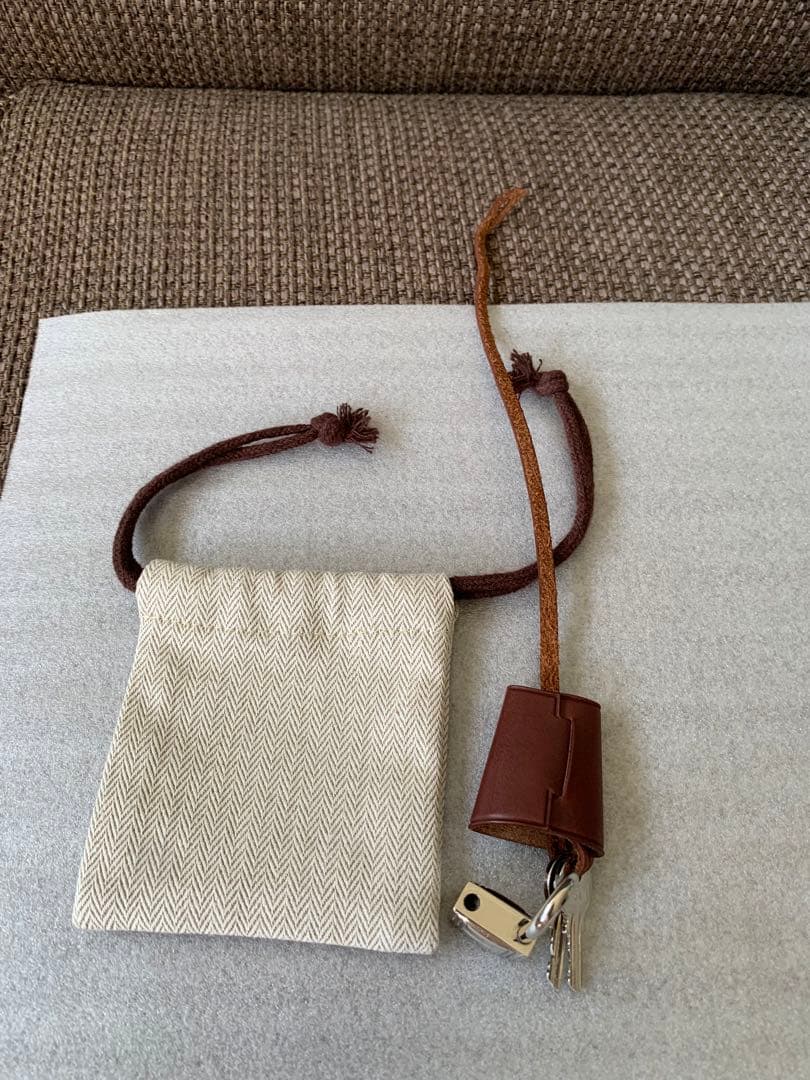 正規品　極美品エルメス 南京錠 鍵 カデナ キー シルバークロシェット（茶色）