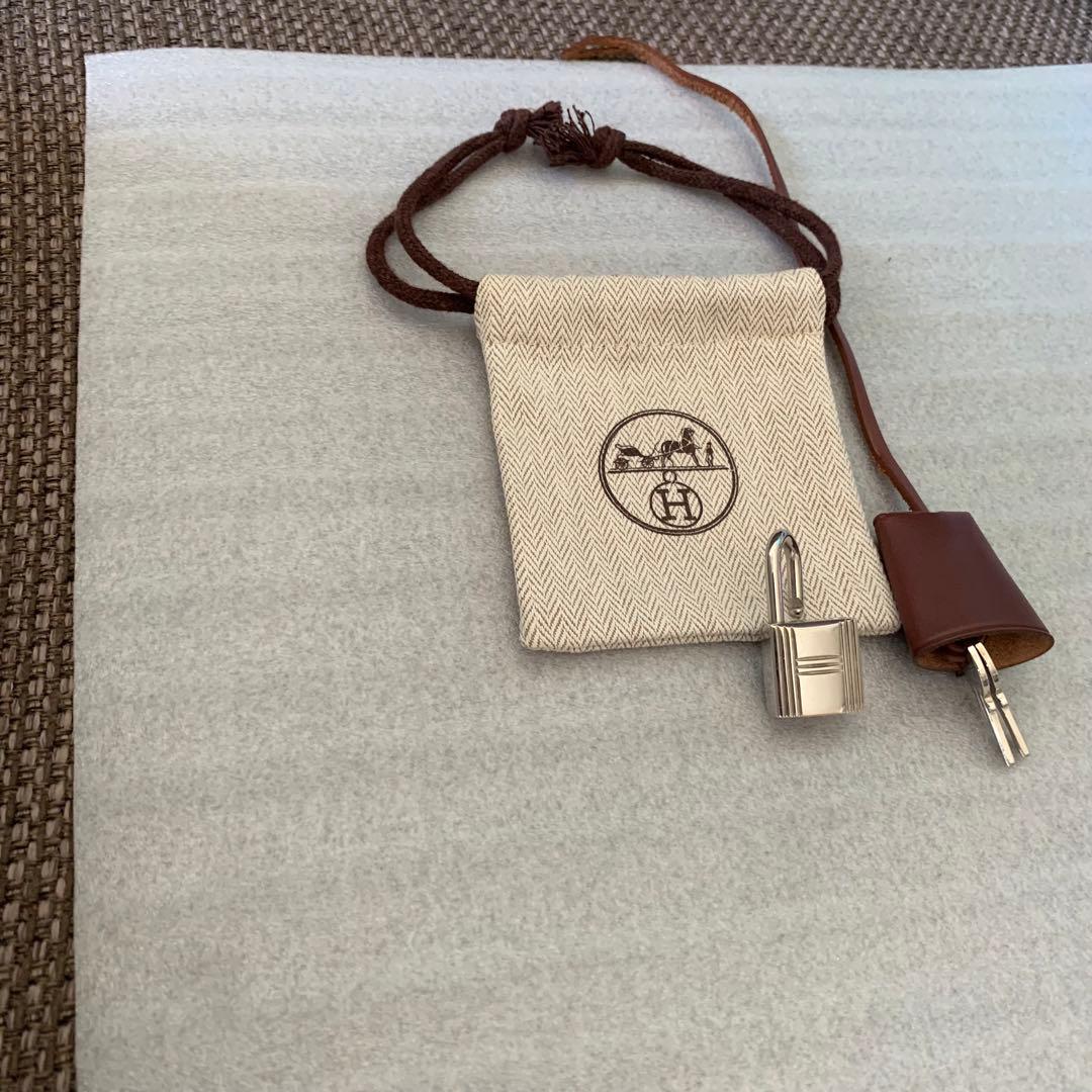 正規品　極美品エルメス 南京錠 鍵 カデナ キー シルバークロシェット（茶色）