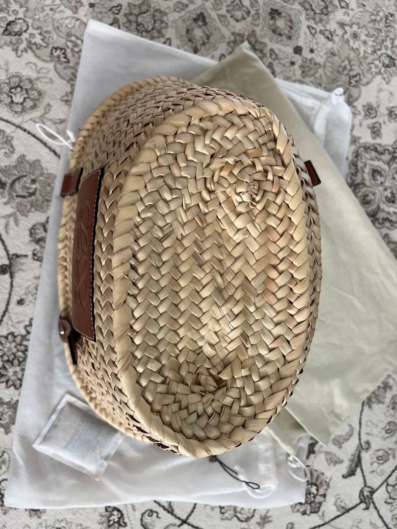 ロエベ　かごバック　ミディアム　美品・定価91,300円→44,444円