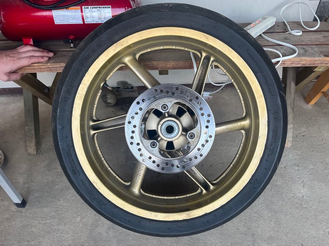 s*r様 89年式NSR250R（MC18）用 純正リア用マグテックホイール