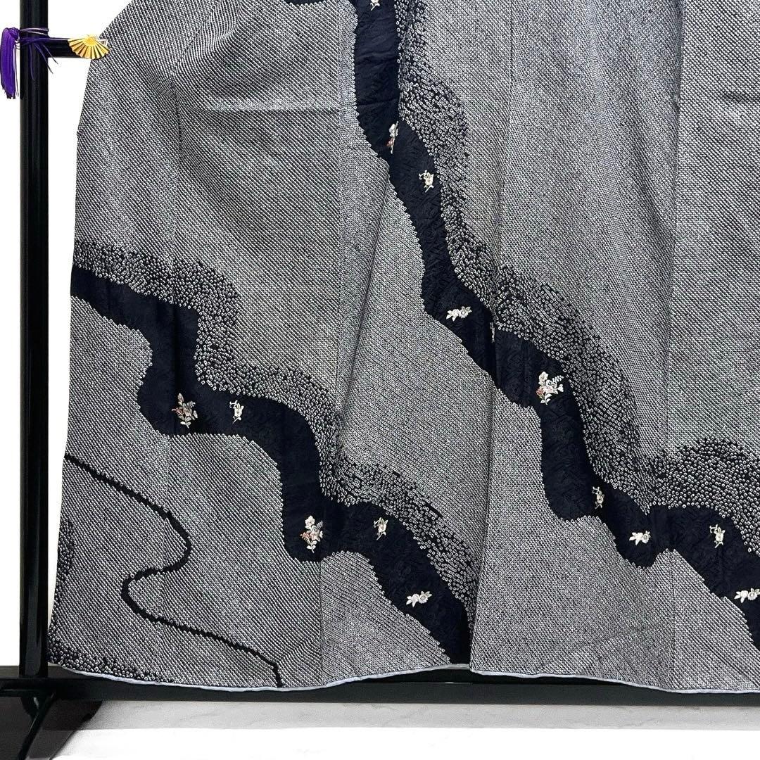 付け下げ　総絞り　刺繍　流水　花模様　花紗綾形地紋　紋無し　着物　103b d
