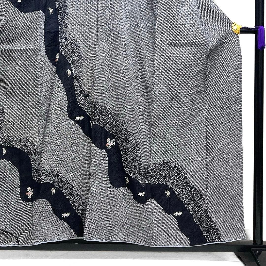 付け下げ　総絞り　刺繍　流水　花模様　花紗綾形地紋　紋無し　着物　103b d