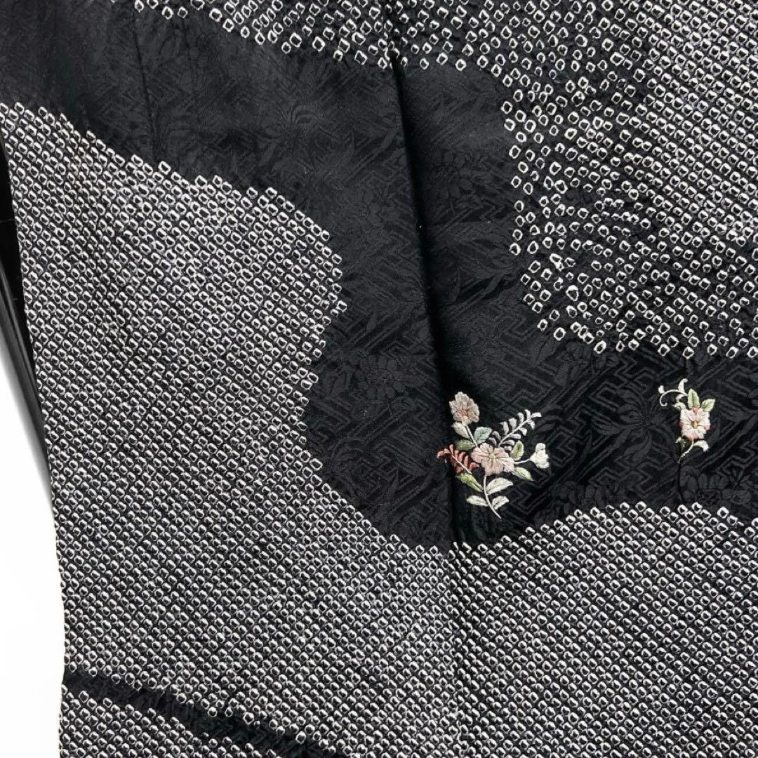 付け下げ　総絞り　刺繍　流水　花模様　花紗綾形地紋　紋無し　着物　103b d