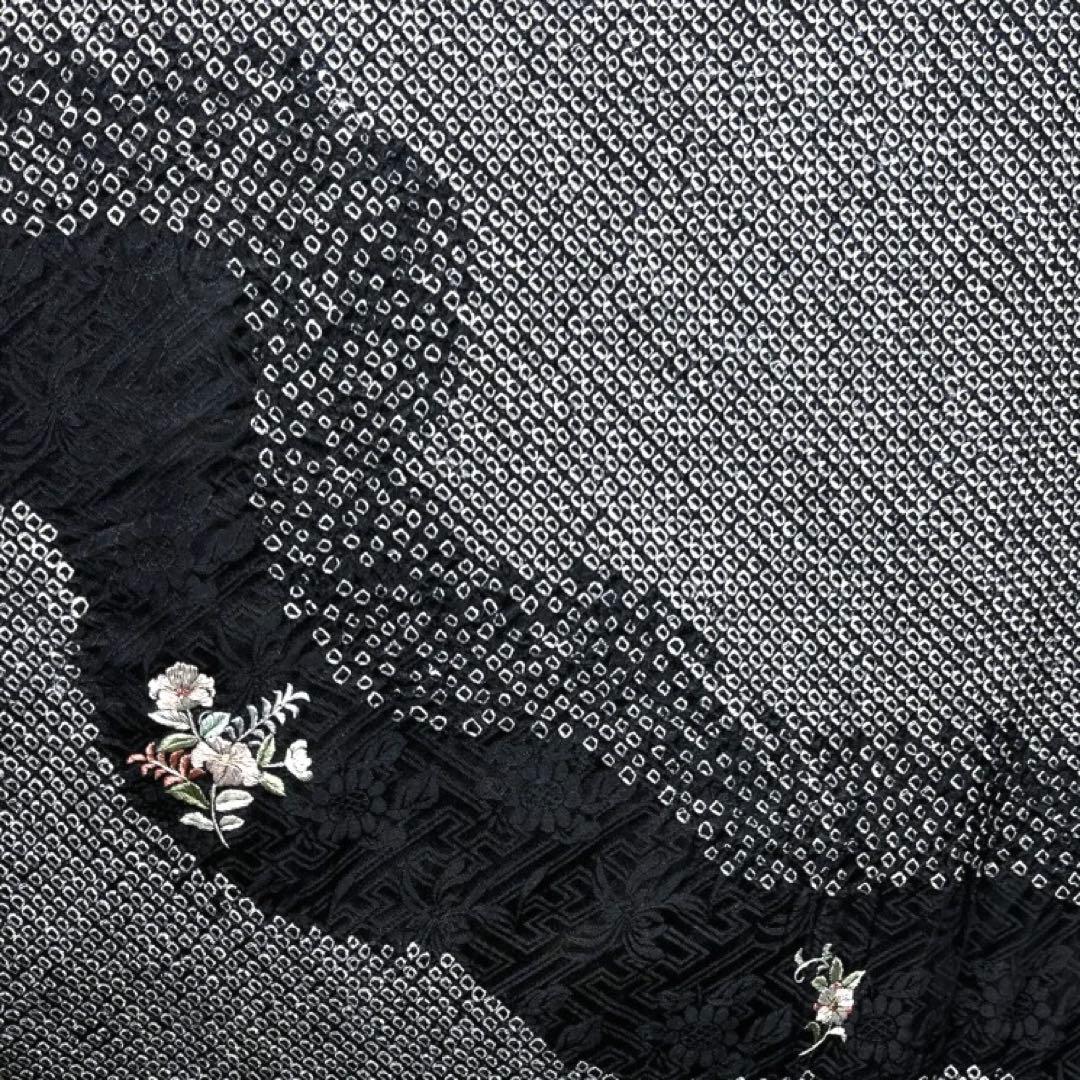 付け下げ　総絞り　刺繍　流水　花模様　花紗綾形地紋　紋無し　着物　103b d