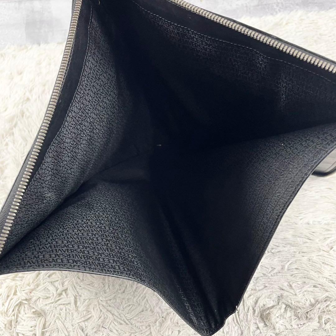 美品 ヴェルサーチ レザー ビジネスバッグ ロゴ型押し ファスナー ブラック