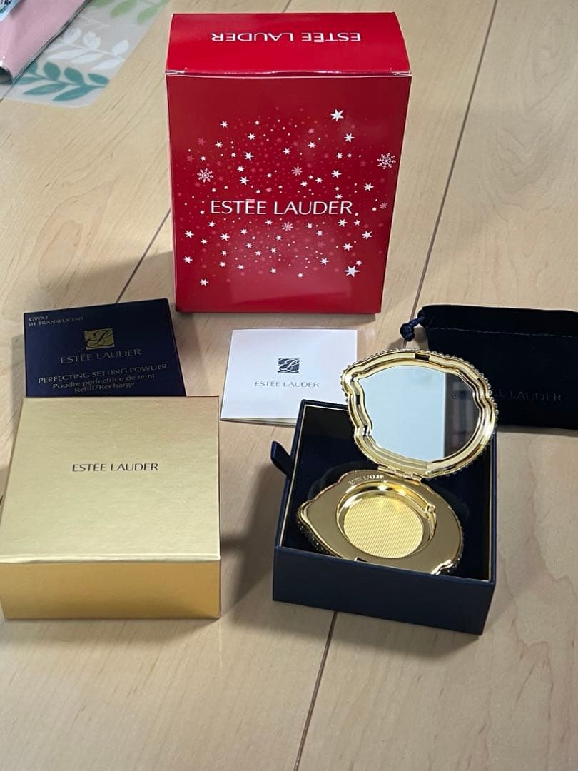 希少品 エスティローダー うさぎ　コンパクト キラキラ