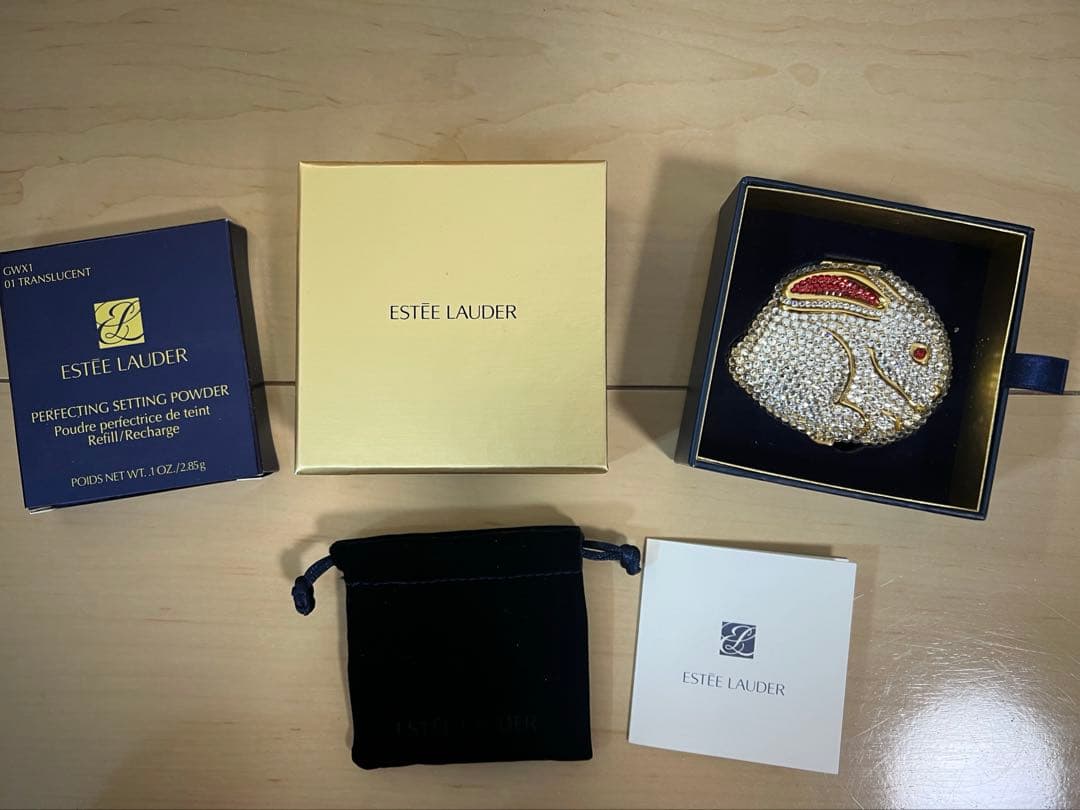 希少品 エスティローダー うさぎ　コンパクト キラキラ