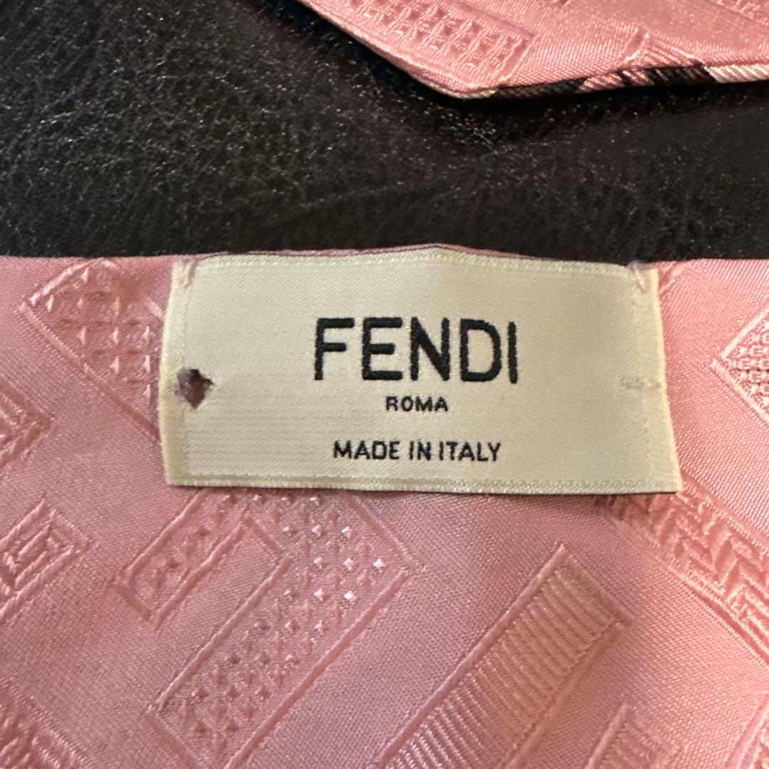 FENDI WRAPPY ラッピー ズッカ ロゴ シルク スカーフ ピンク