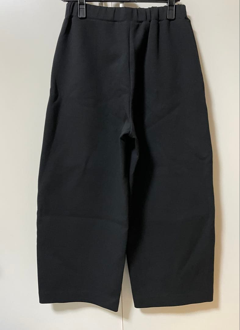 BEATRICE☆今期新品未使用ストレッチダンボールバレルパンツ38