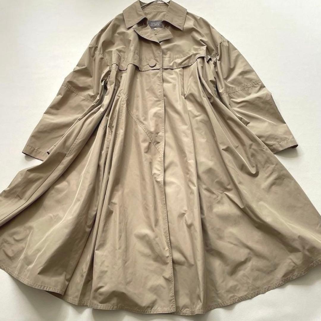 【美品】トクコプルミエヴォル　Aラインロングコート アシンメトリー ベージュ