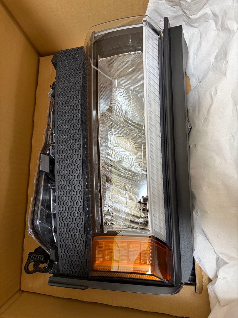 【送料込】新品未使用 ランクル250VX 純正角目ヘッドライト 2個セット