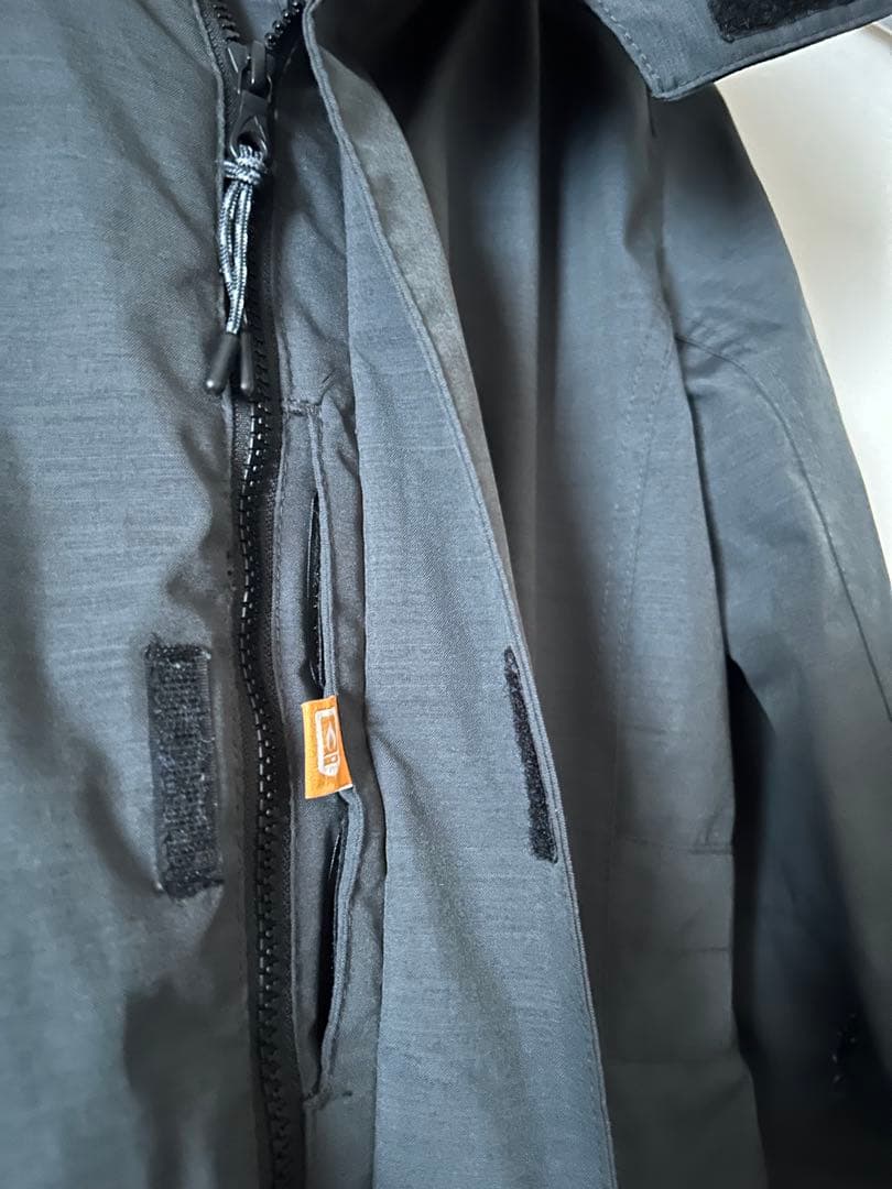 Burton スノーボードジャケット Sサイズ レディース　グレー