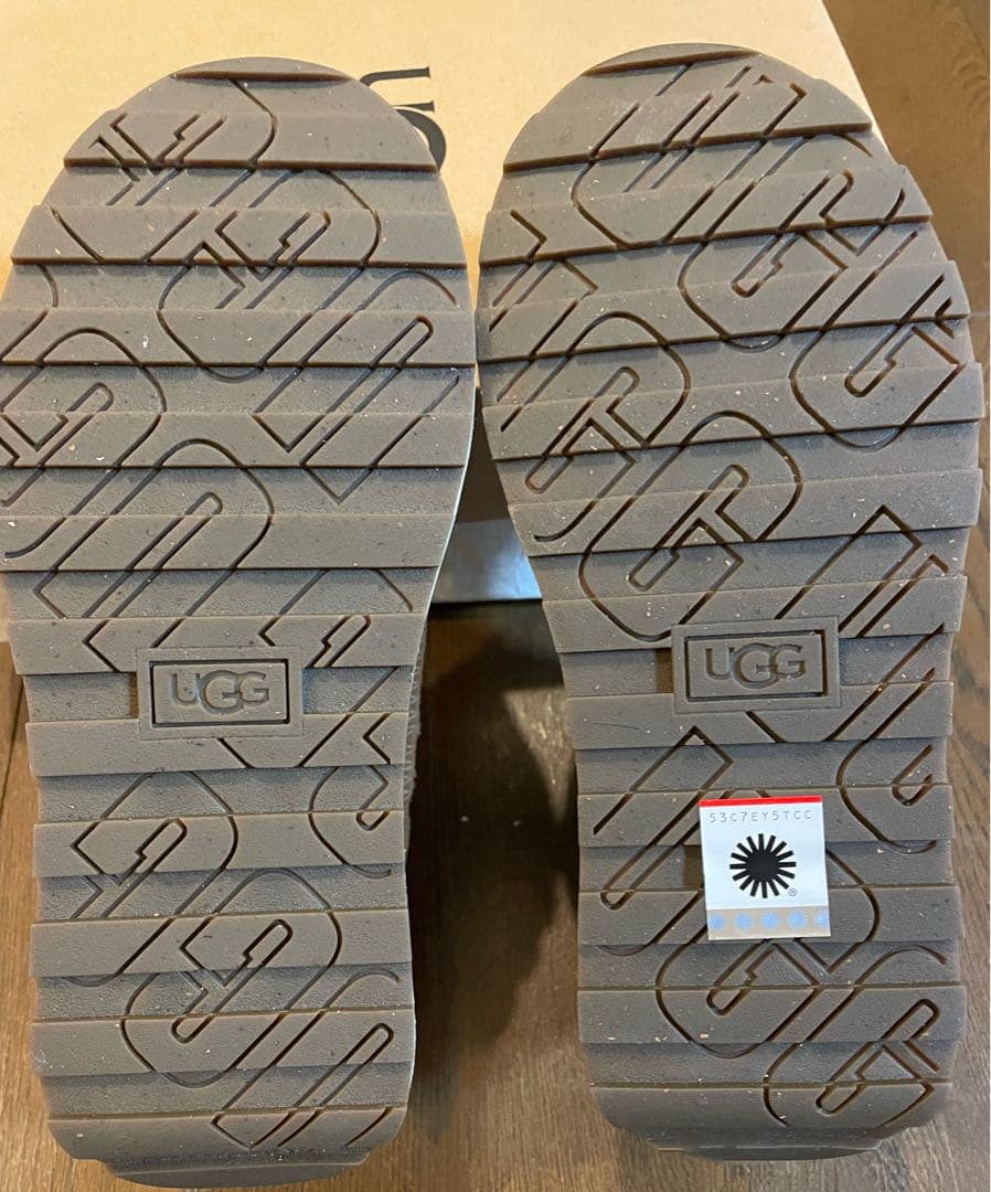 UGG プラットフォームスニーカー ホワイト/ベージュ