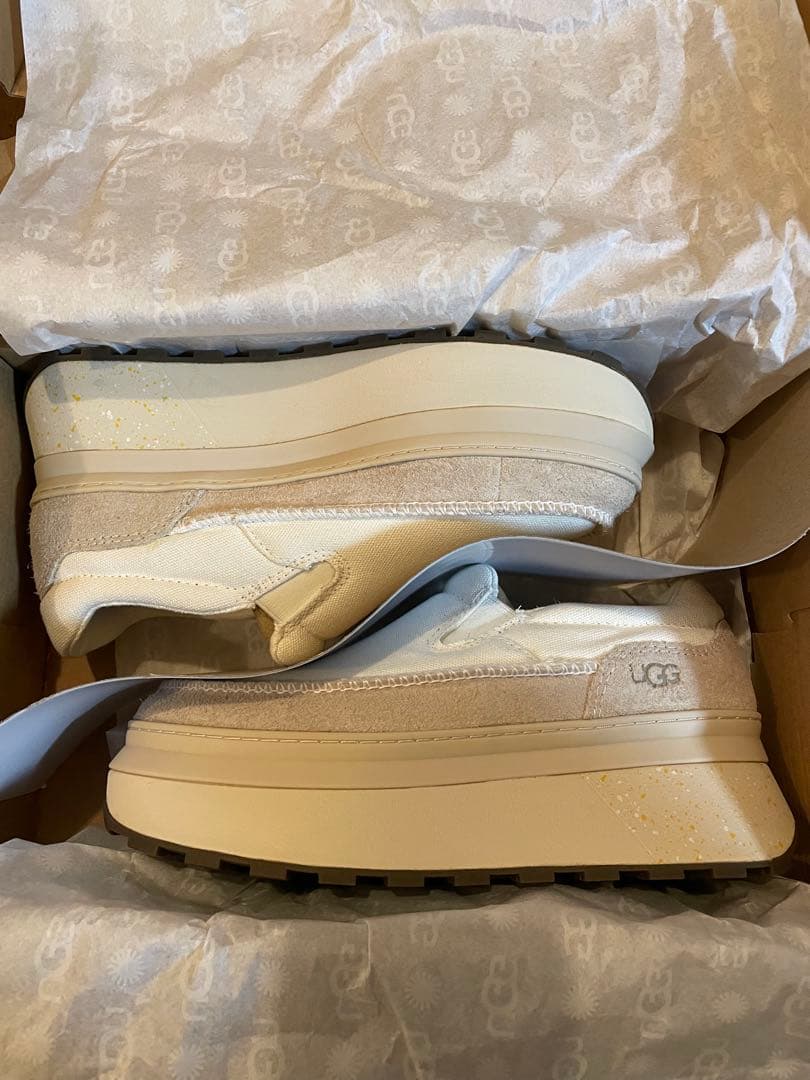 UGG プラットフォームスニーカー ホワイト/ベージュ