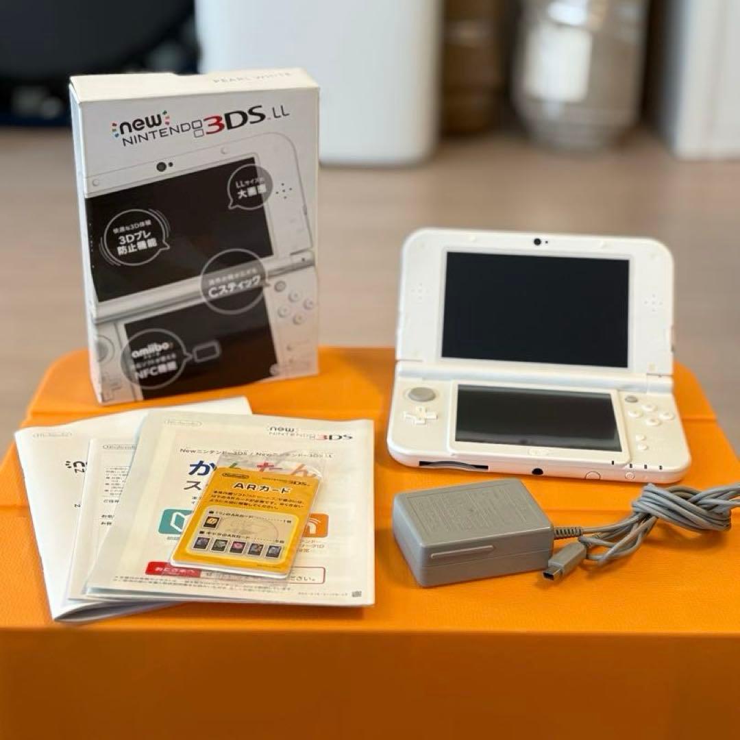Newニンテンドー3DSLL パールホワイト/充電器セット