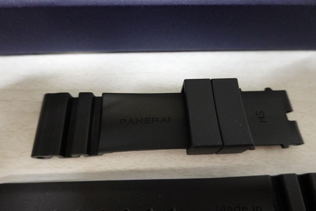 未使用　純正　PANERAI　パネライベルト、ストラップカウチューブラック　ＸＬ