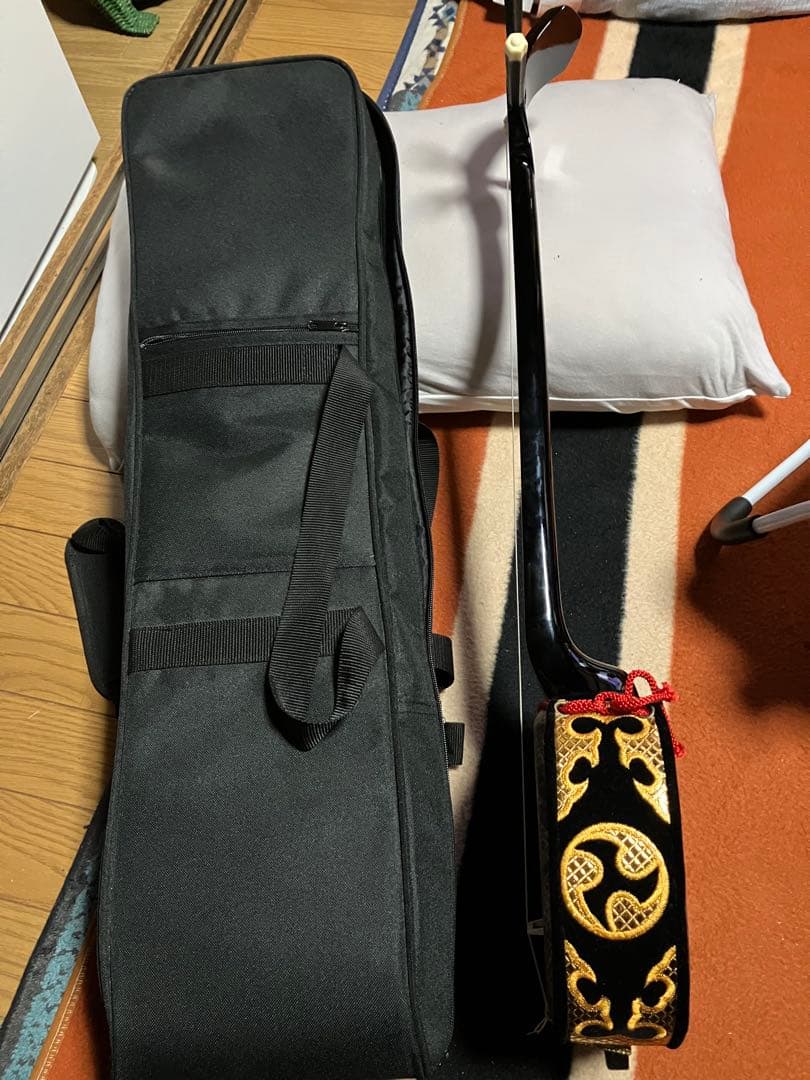 三線本体 金色装飾 専用ケース付き