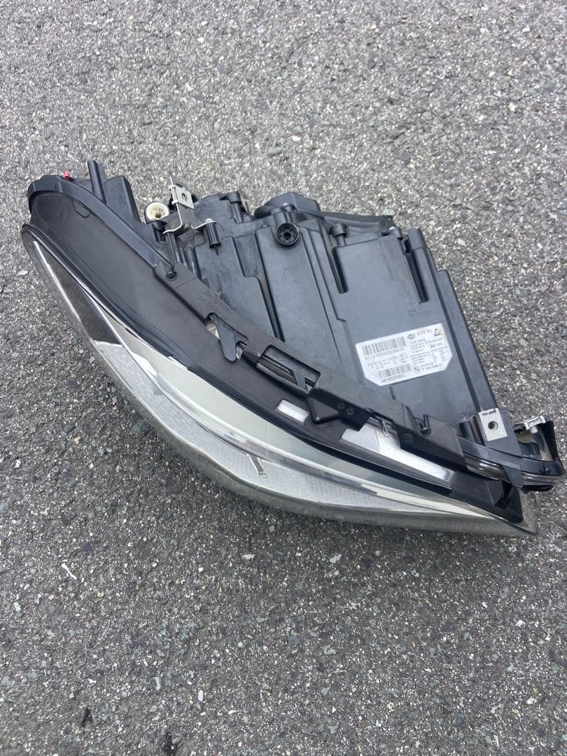 純正右ヘッドライト5シリーズF 10F11ライト