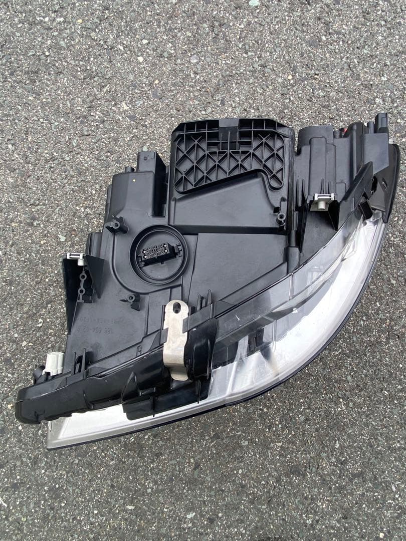 純正右ヘッドライト5シリーズF 10F11ライト