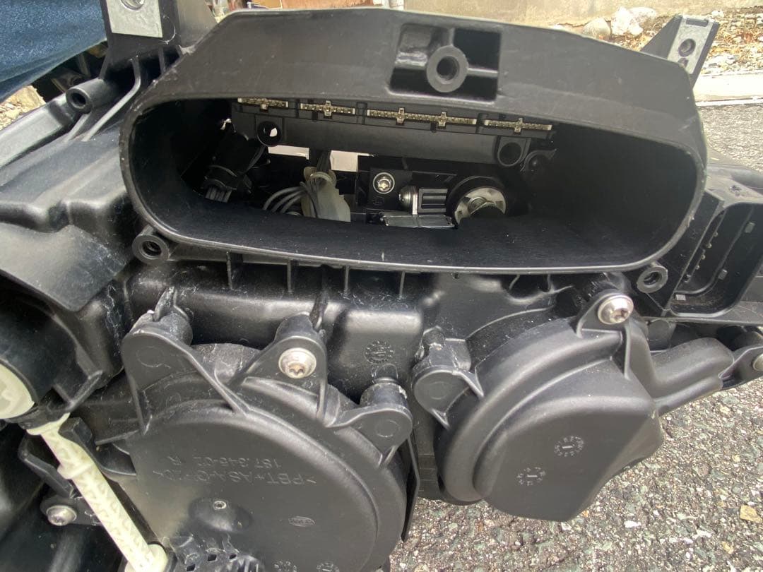 純正右ヘッドライト5シリーズF 10F11ライト