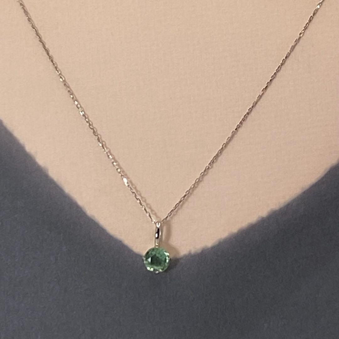 Pt900 プラチナpt900　5mm 天然石　グリーンカイヤナイト　ペンダント