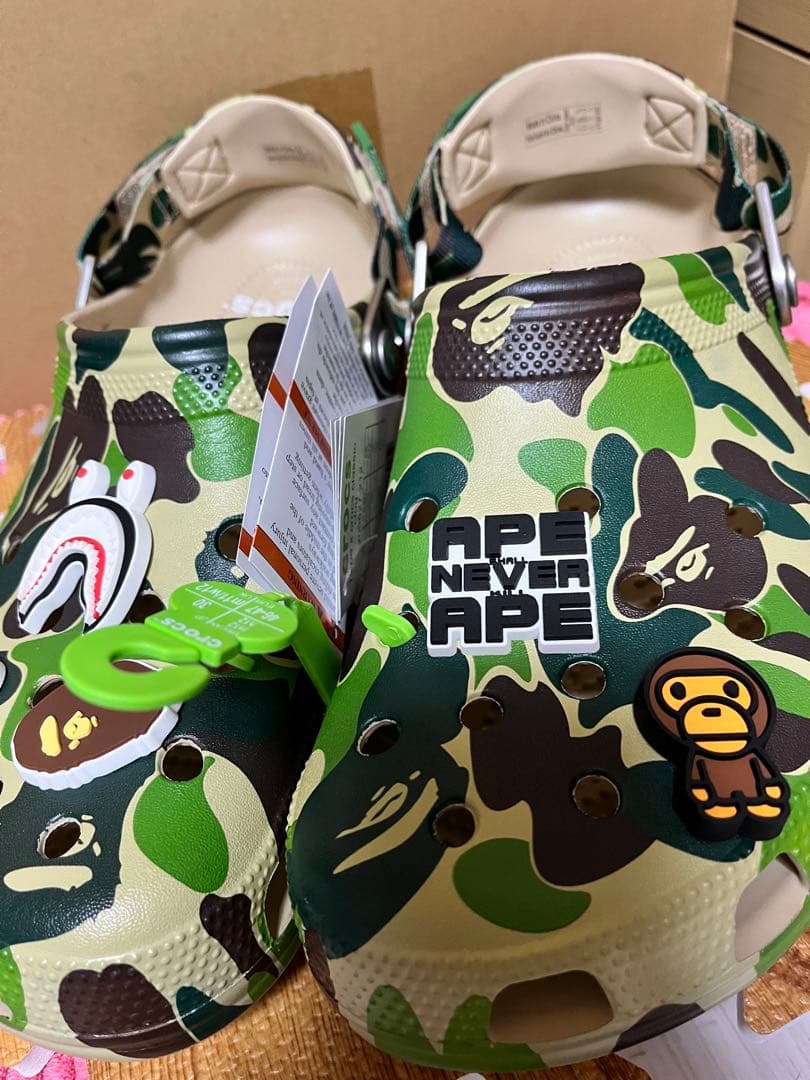 A BATHING APE®︎ × Crocs Clog Green
