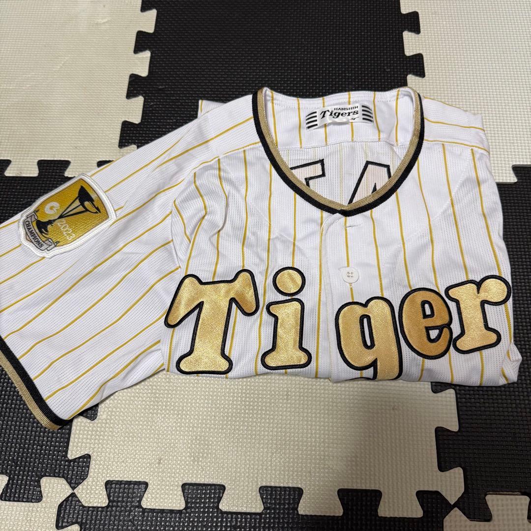 阪神タイガース 2023優勝記念ゴールドユニフォーム 佐藤輝明