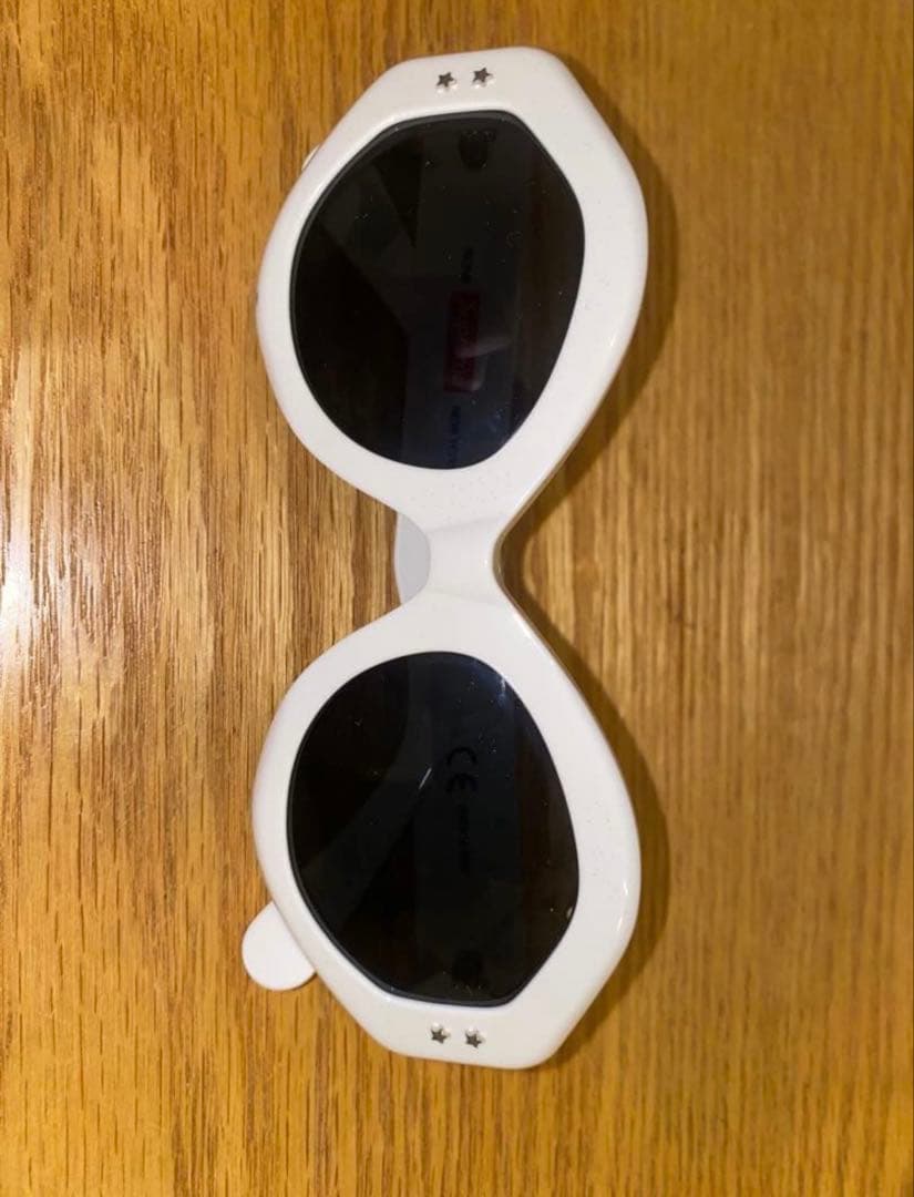 小物 supreme Nomi Sunglasses White