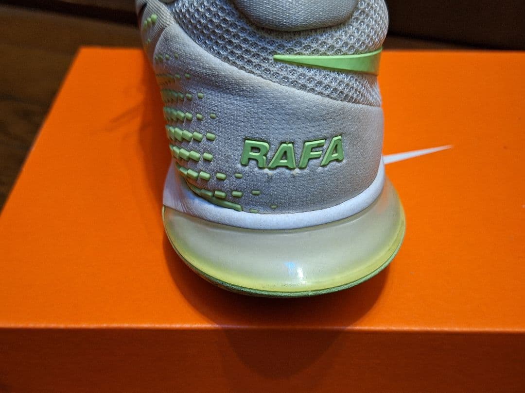 Nike Rafael Nadal テニスシューズ 値引きしました。