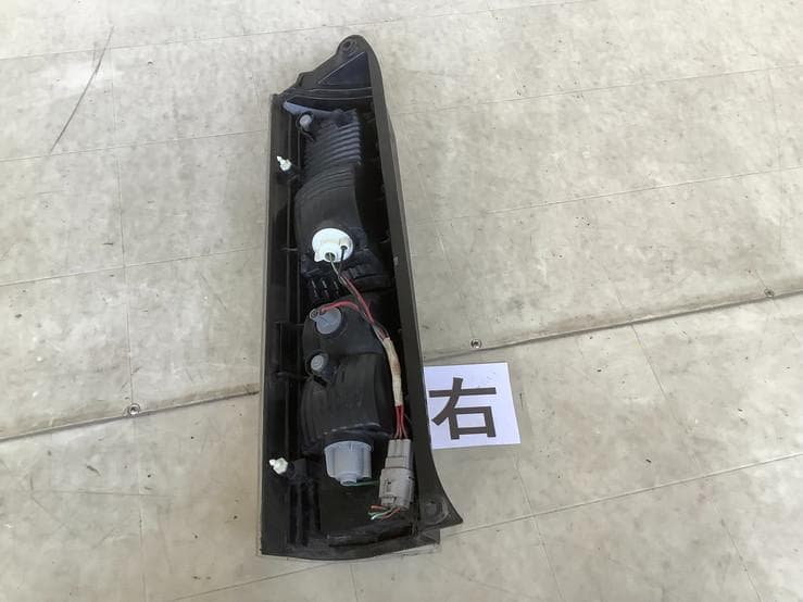 25083007 DA64W エブリィワゴン (2010) 右 テールランプ