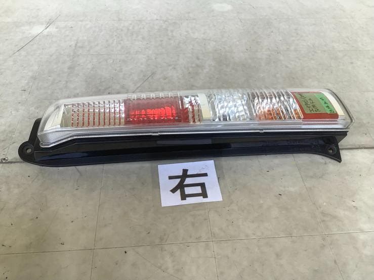 25083007 DA64W エブリィワゴン (2010) 右 テールランプ