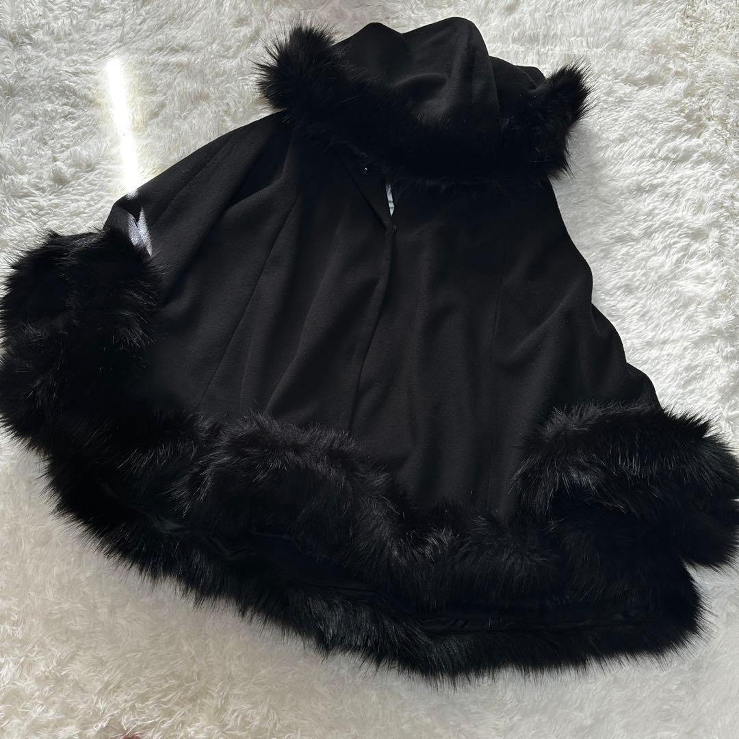 新品タグ付き ロイヤルパーティー 黒ファーポンチョ ウエストリボン欠品 ケープ