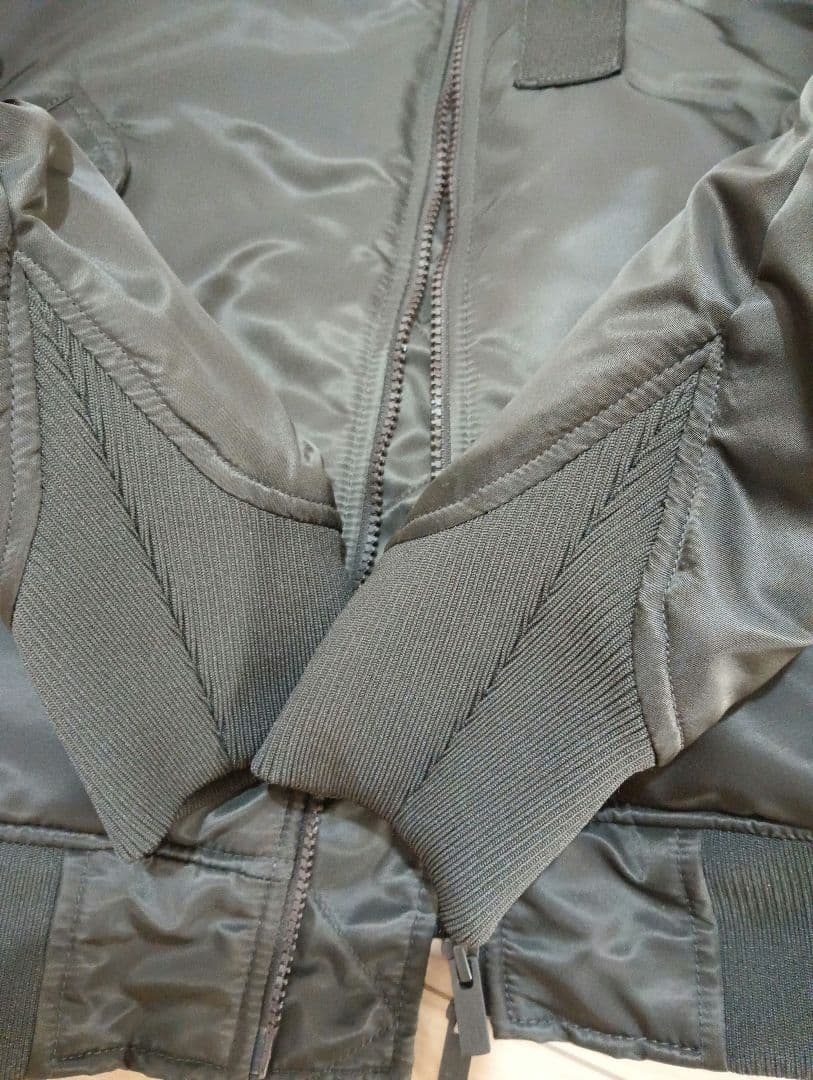 美品☆ユニクロ+J ハイブリッドダウンオーバーサイズMA-1ブルゾン M　グレー