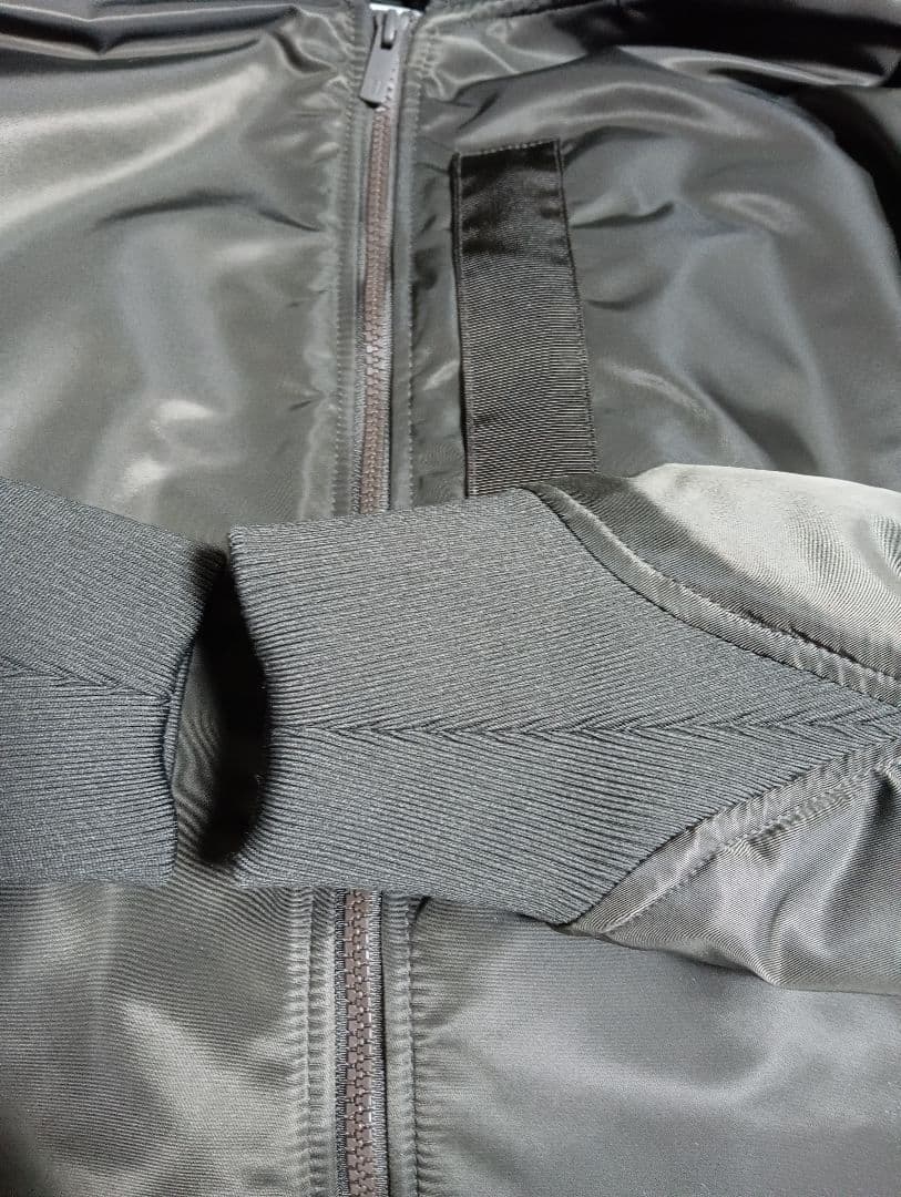 美品☆ユニクロ+J ハイブリッドダウンオーバーサイズMA-1ブルゾン M　グレー