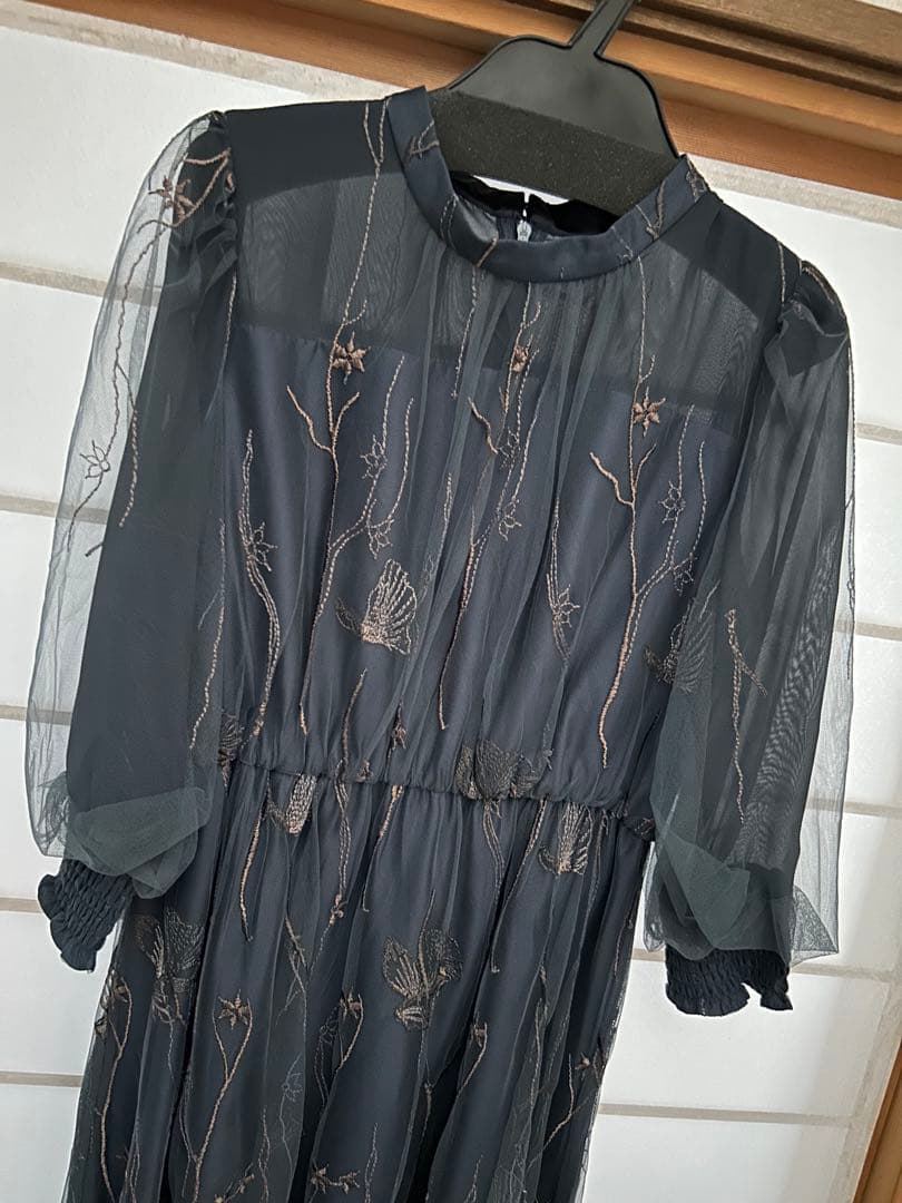 etoll. ネイビー エンブロイダリーレースドレス M