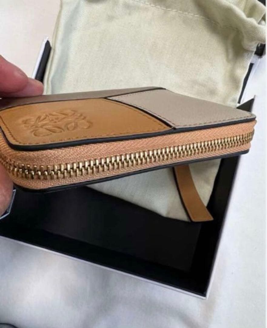 LOEWE パズル　カードケース