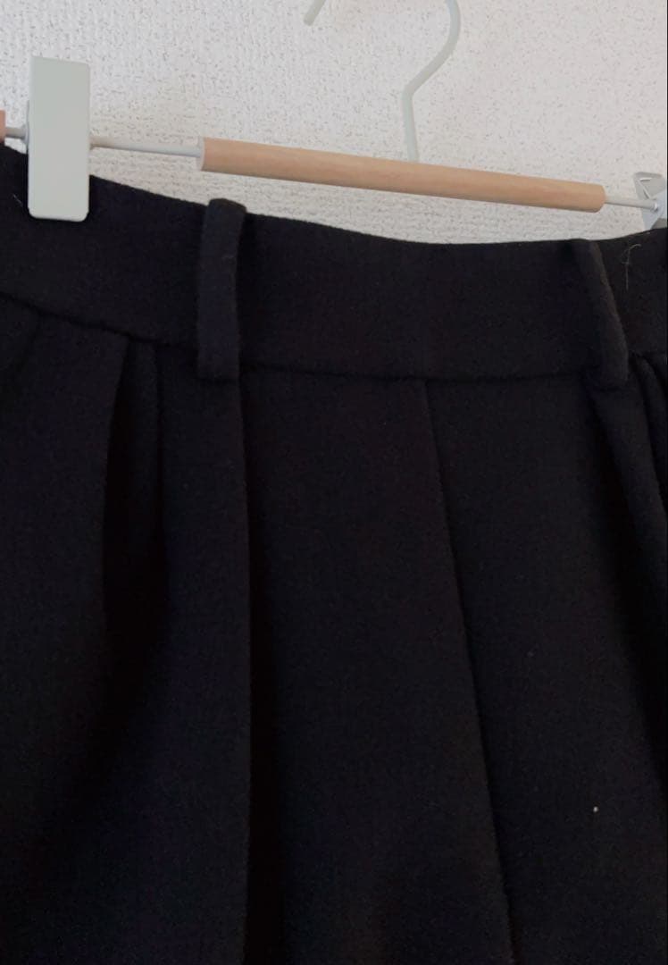 新品　完売品ロージーモンスターウールライクスカラップショートパンツ　ブラックS