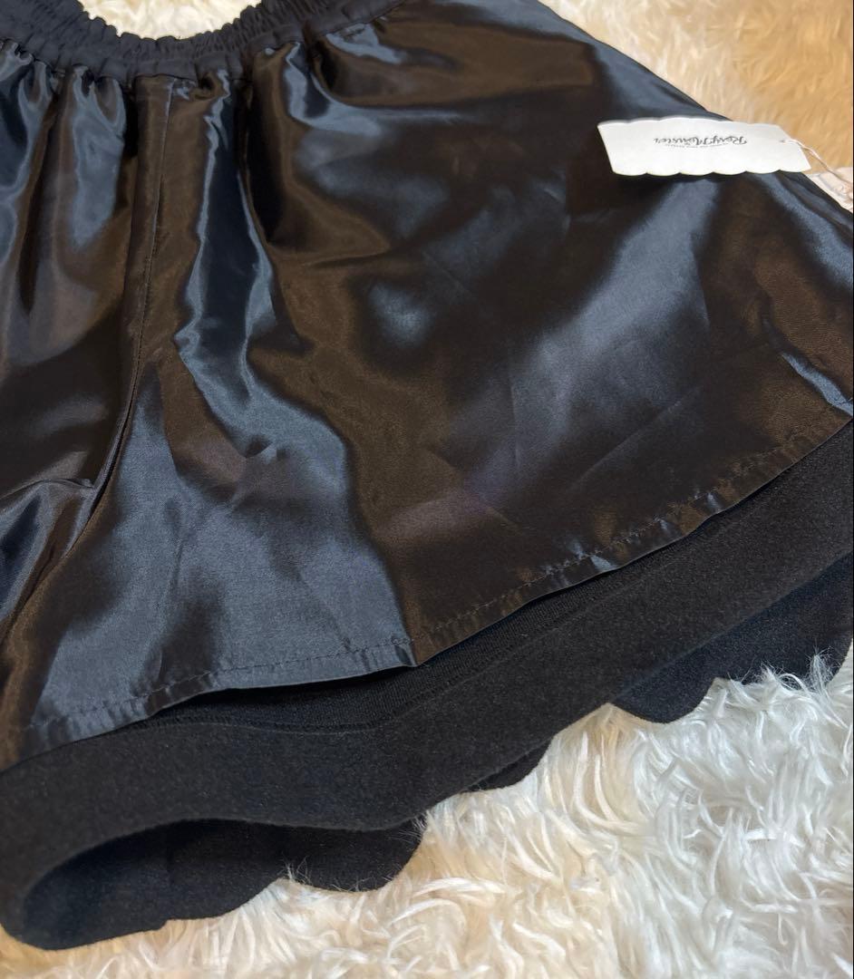 新品　完売品ロージーモンスターウールライクスカラップショートパンツ　ブラックS